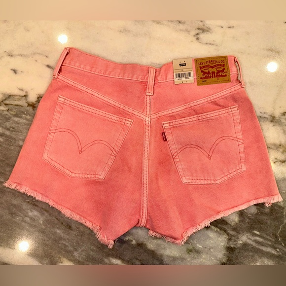 Pink Levi Denim Shorts NWT Frayed - Picture 5 of 5